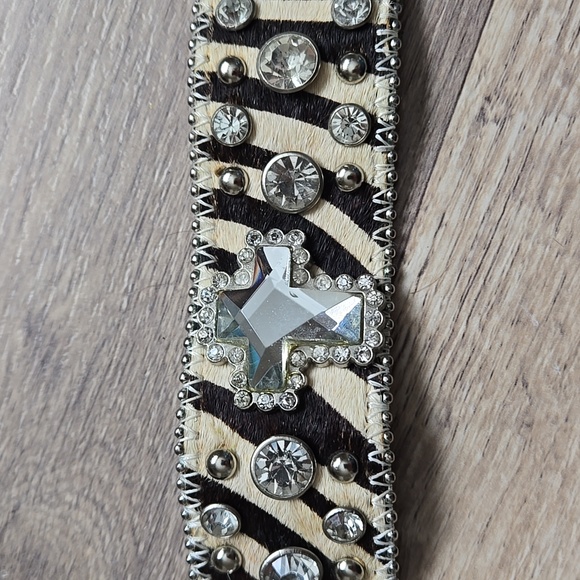 Faux Hide Cuff - Picture 5 of 7